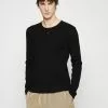 Filippa K Henley - Topper Langermet - Black -[Merkevare] Salg 05731545c0e1443fa78e3646b9e5dd26