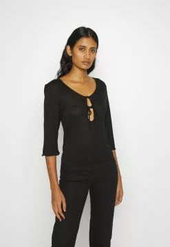 Filippa K Tie - Topper Langermet - Black -[Merkevare] Salg 073583e728e34b78bde5a8e0765309d3