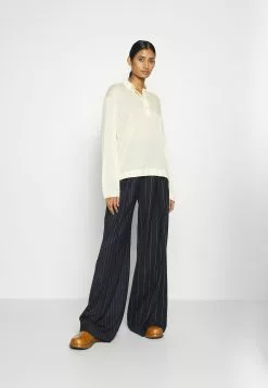 Filippa K Collar- Poloskjorter - Vanilla -[Merkevare] Salg 09d0b0be8aaa401f99eaad31da5021e9