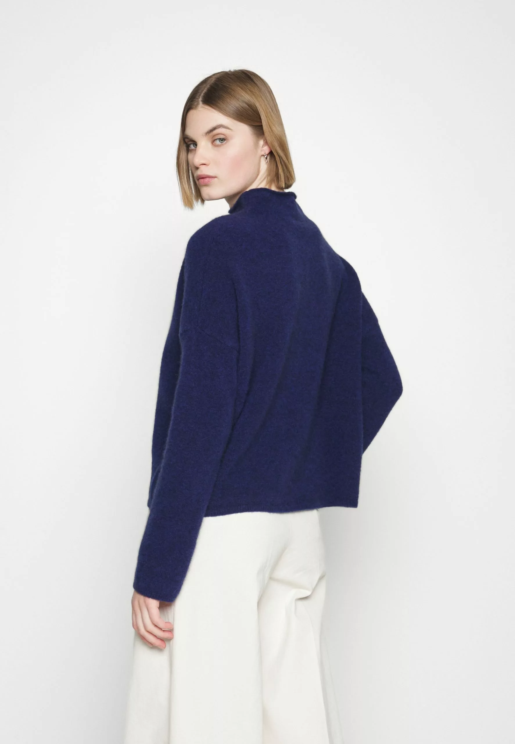 Filippa K Mika Funnelneck - Strikkegenser - Pacific Blue 6 Filippa K Mika Funnelneck - Strikkegenser - Pacific Blue - Bilde 4