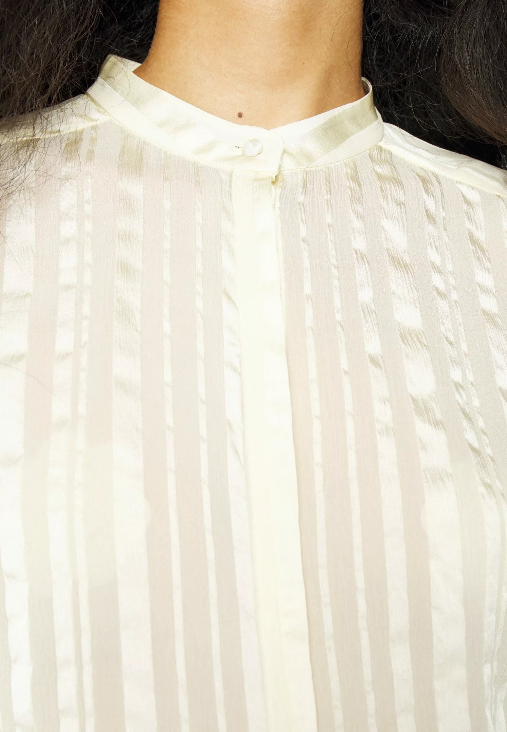 Filippa K Blouse - Skjorte - Butter 9 Filippa K Blouse - Skjorte - Butter - Bilde 8