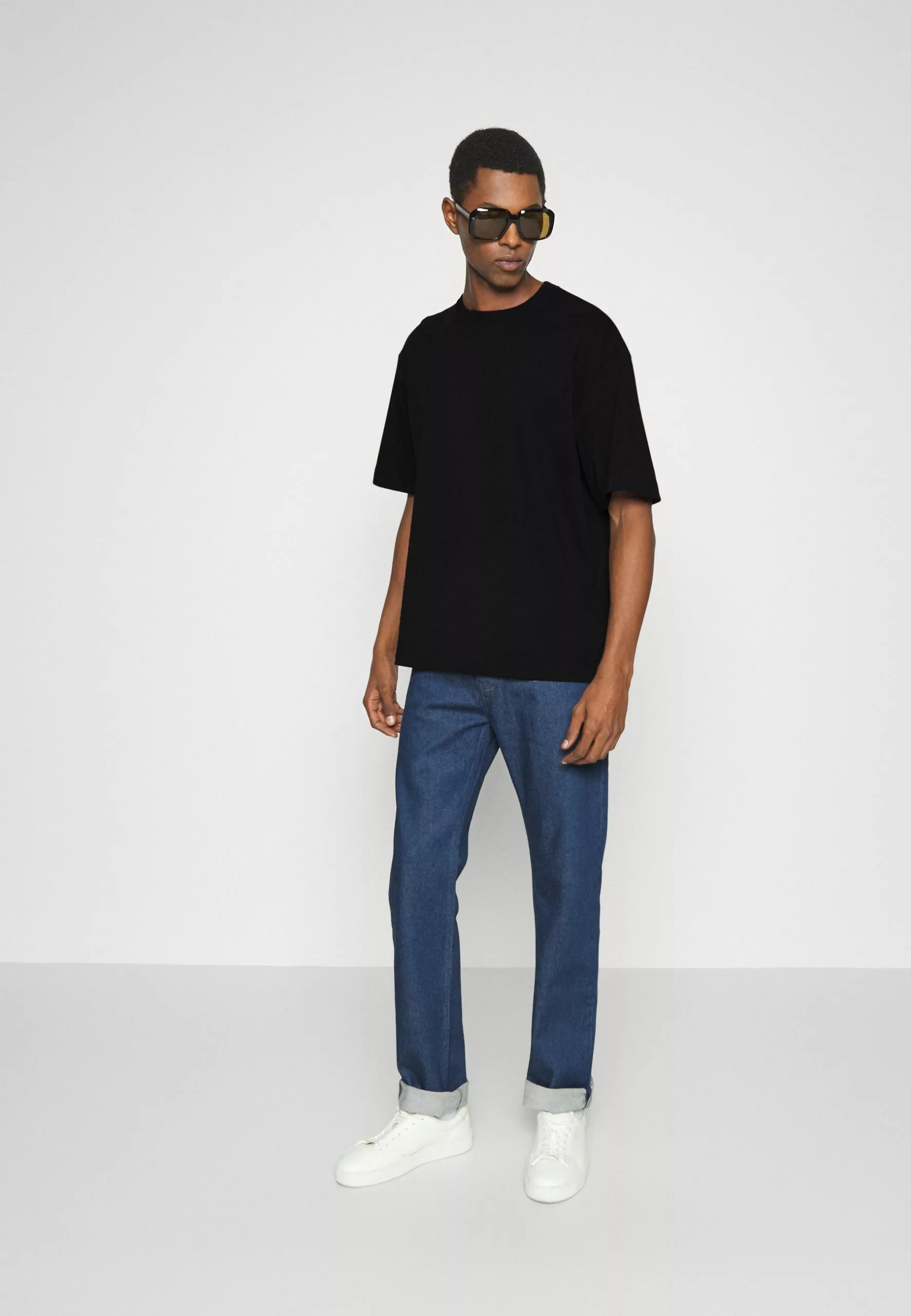 Filippa K Heavy Crewneck Tee - T-Shirts - Black 4 Filippa K Heavy Crewneck Tee - T-Shirts - Black - Bilde 2