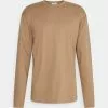 Filippa K Long Sleeve Crewneck - Topper Langermet - Hazel -[Merkevare] Salg 13390403fcce4af2a32a514aac88a54d