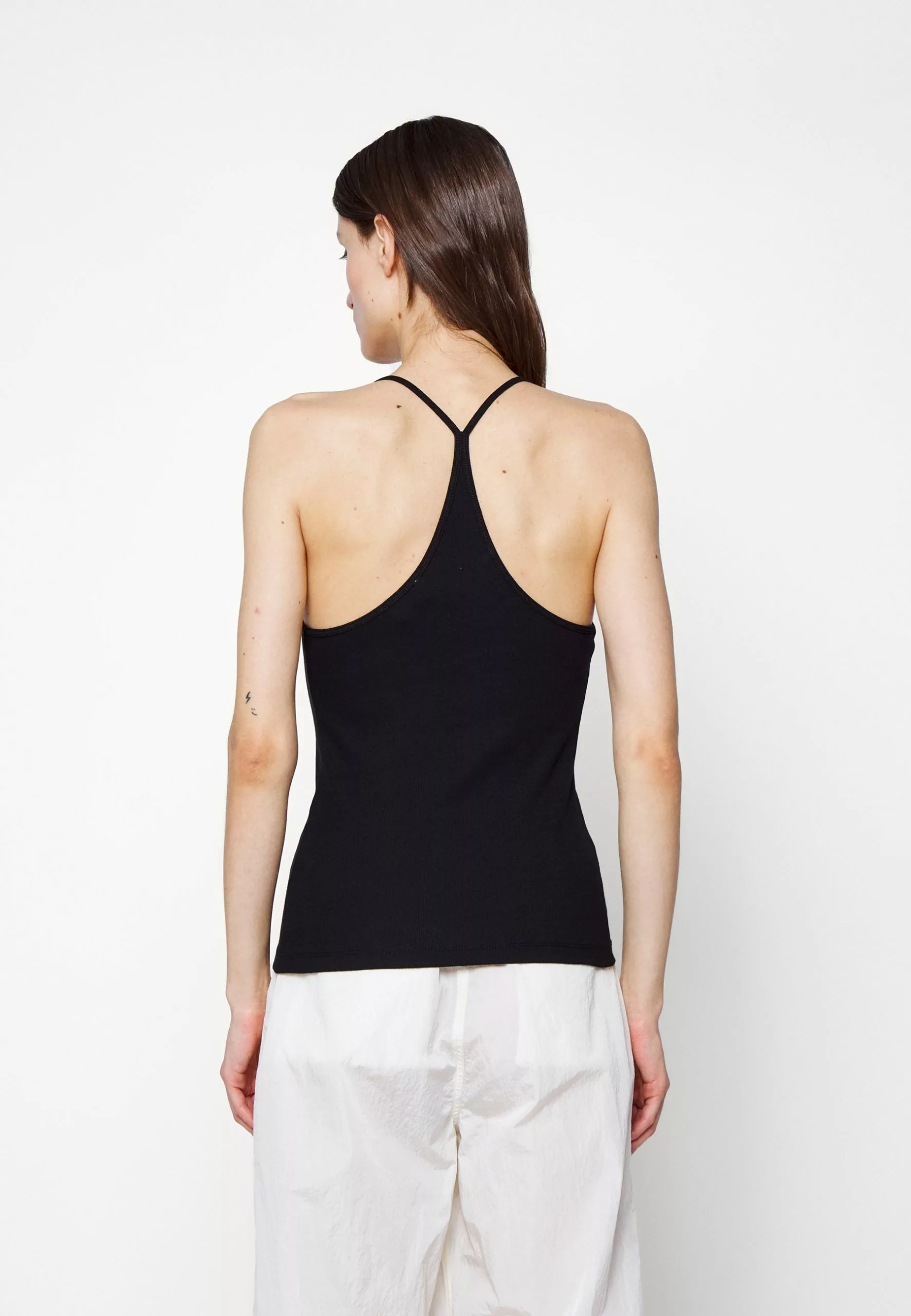 Filippa K Strap Tank - Topper - Black 5 Filippa K Strap Tank - Topper - Black - Bilde 4