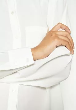 Filippa K Skjorte - White Chalk -[Merkevare] Salg 2a5443f4b69e4abdbf596c9c6d7ae882