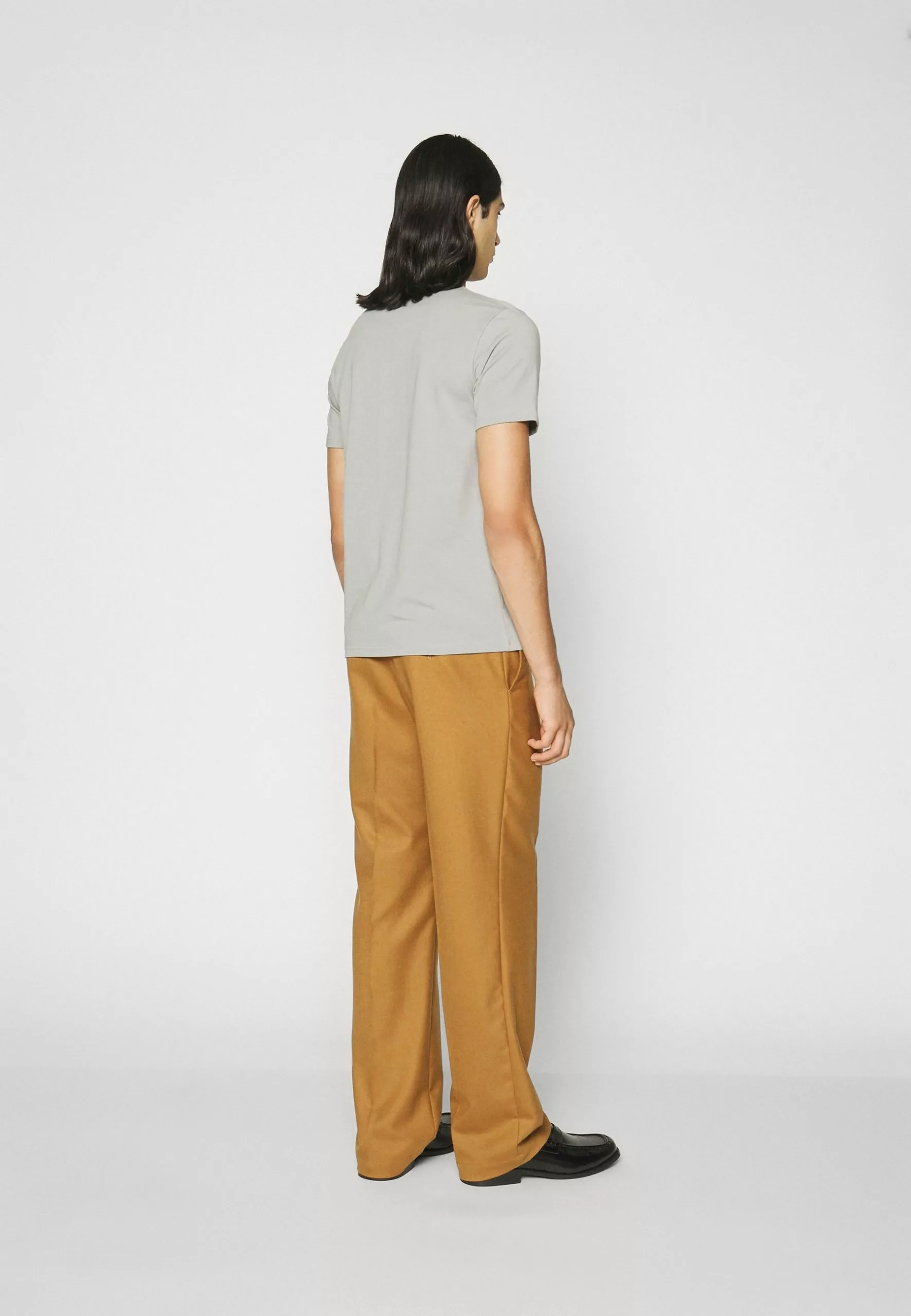 Filippa K Tee - T-Shirts - Feather Grey 6 Filippa K Tee - T-Shirts - Feather Grey - Bilde 4