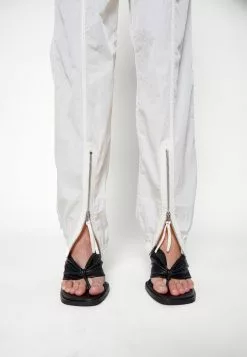 Filippa K Light Functional Trousers - Bukse - White Chalk -[Merkevare] Salg 33fbb8d1a5754cde93fdcb5b114abcfb