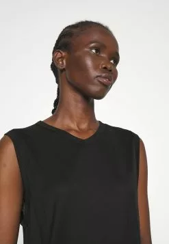 Filippa K V-Neck Tank- Topper - Black -[Merkevare] Salg 3bb9a4cc2e234950a44decaa2516e260