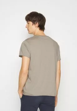 Filippa K Roll Neck - T-Shirts - Oyster Gre -[Merkevare] Salg 3f89bbdeb25d4e5fa2fff585603a743a