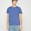 Filippa K Roll Neck Tee - T-Shirts - Coral Blue -[Merkevare] Salg 4133cbb968564f438a933db1ef1e566f