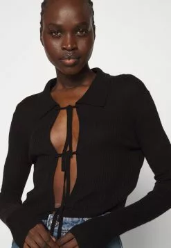 Filippa K Cropped Tie Cardigan - Cardigan - Black -[Merkevare] Salg 43e118b263a84c3e8d5d52370c9642fd