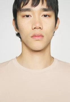 Filippa K Tee - T-Shirts - Dune -[Merkevare] Salg 45405b3988074a469e8cfebd54af42c4