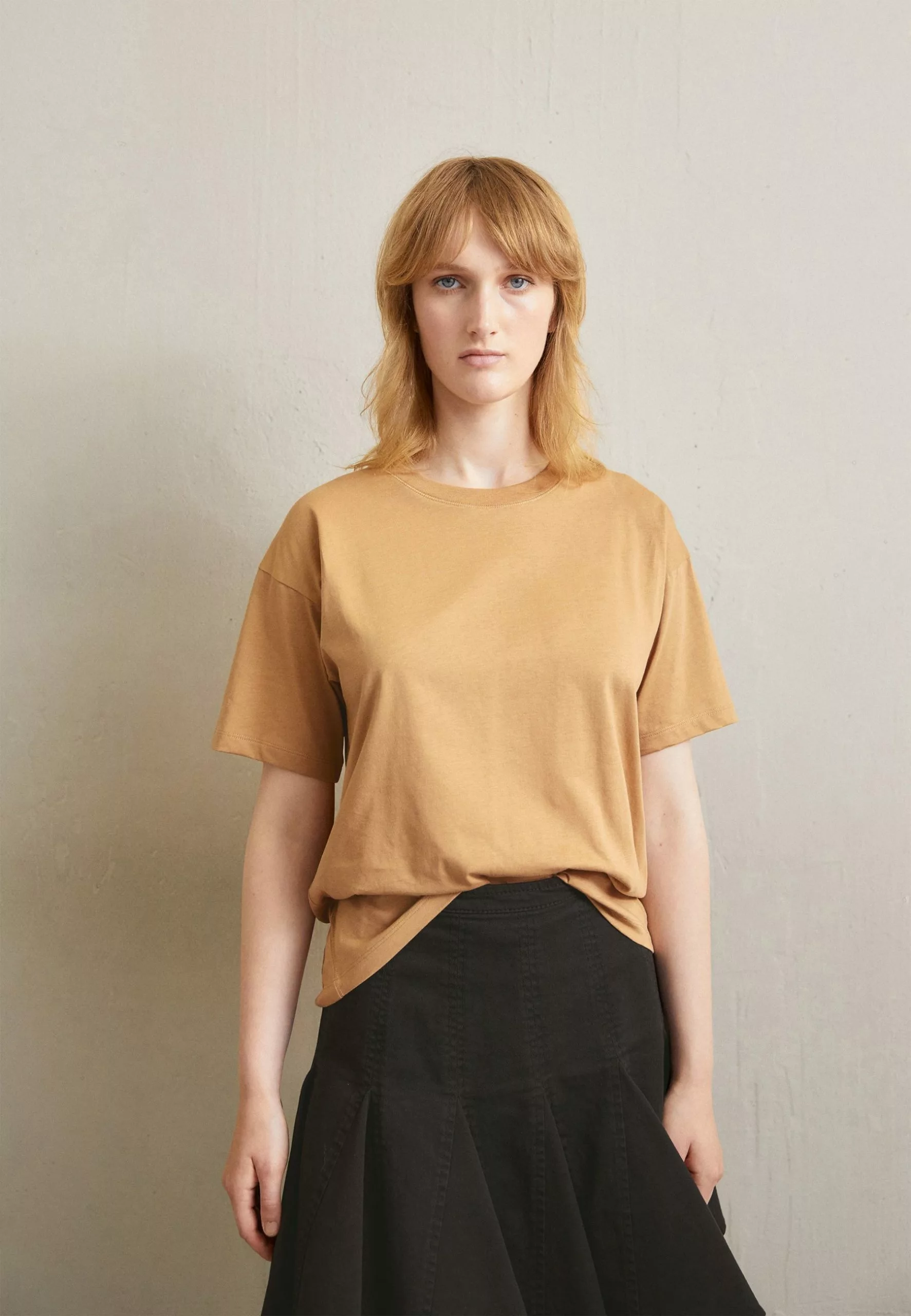 Filippa K Loose Fit Tee - T-Shirts - Sand Beige 3 Filippa K Loose Fit Tee - T-Shirts - Sand Beige