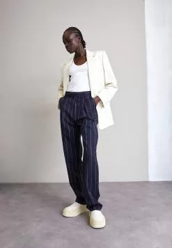 Front -[Merkevare] Salg 53632b0772ec465894660f09d219d5cc