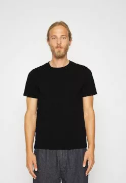Filippa K Tee - T-Shirts - Black