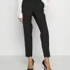 Filippa K Emma Cropped Cool Trouser - Bukse - Black -[Merkevare] Salg 5ba0fdc7812645e88754fb84acaf1aac