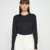 Filippa K R Neck - Strikkegenser - Navy -[Merkevare] Salg 5f22cc09b9ac45c38cc908584e3f52b2