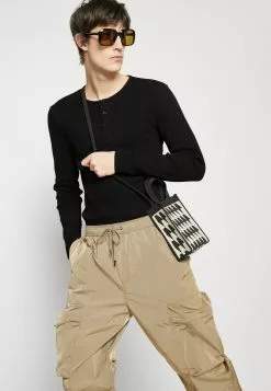 Filippa K Henley - Topper Langermet - Black -[Merkevare] Salg 5fe17443f0d4475c847f89cb59922cb0