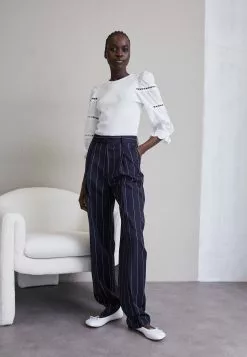 Front -[Merkevare] Salg 61116f5129944f6186fc58029cf61d9d