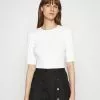 Filippa K Elbow Sleeve - T-Shirts - White -[Merkevare] Salg 62bbd0469c2846abb78a4d16fdc198ab