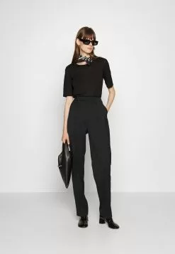 Front -[Merkevare] Salg 67b1b47671564a88b30a720d5af66fc7