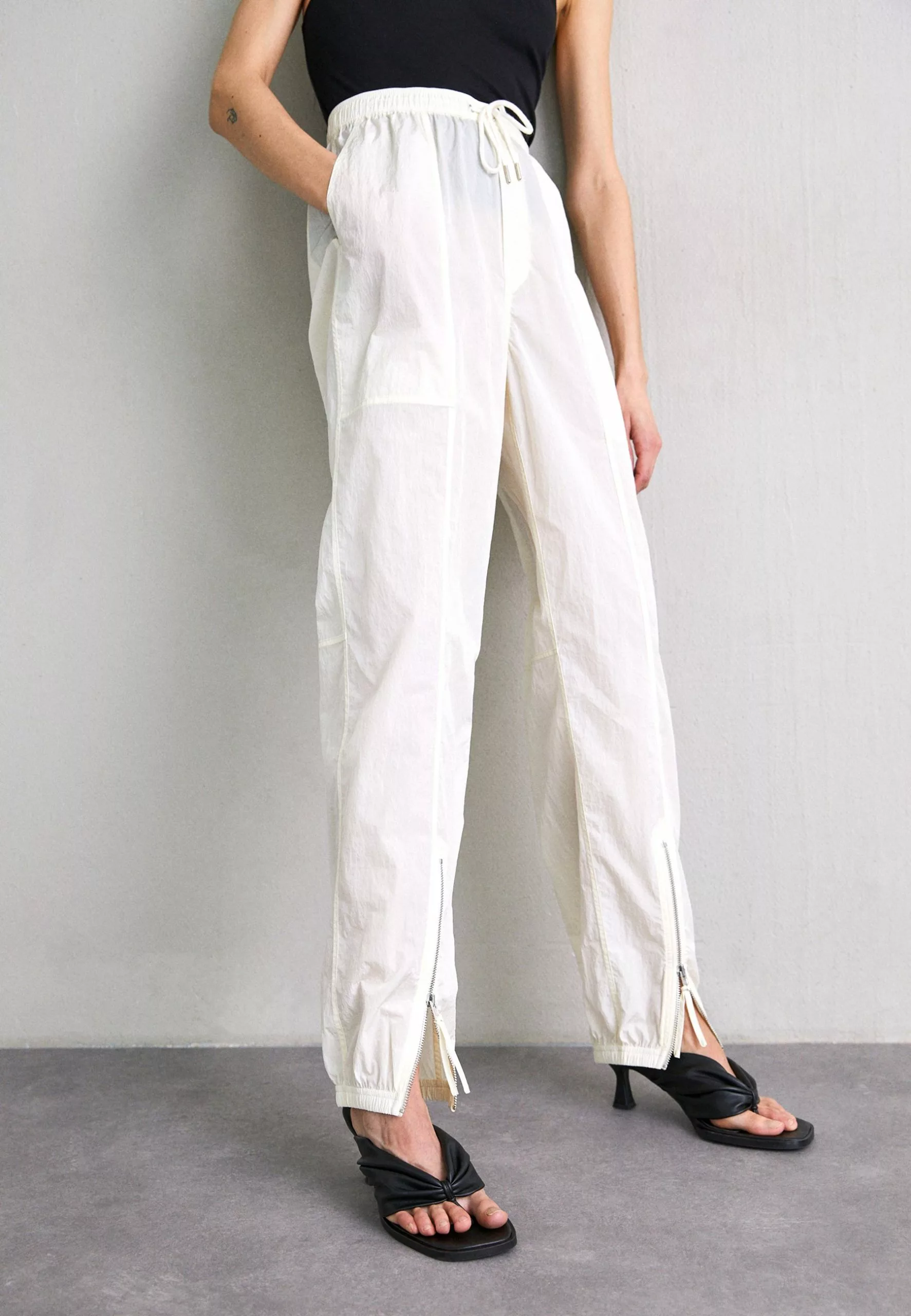 Filippa K Light Functional Trousers - Bukse - White Chalk 3 Filippa K Light Functional Trousers - Bukse - White Chalk