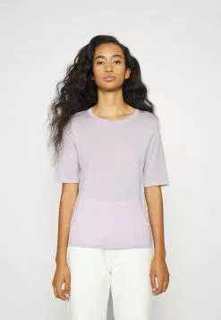 Filippa K Elena Tee - T-Shirts - Pastel Lilac -[Merkevare] Salg 7cff11faed33410884fa2947c9b4b96b