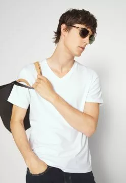 Filippa K Lycra V Neck Tee - T-Shirts - White -[Merkevare] Salg 7d43ec264fa843e2a91309d943490fe0