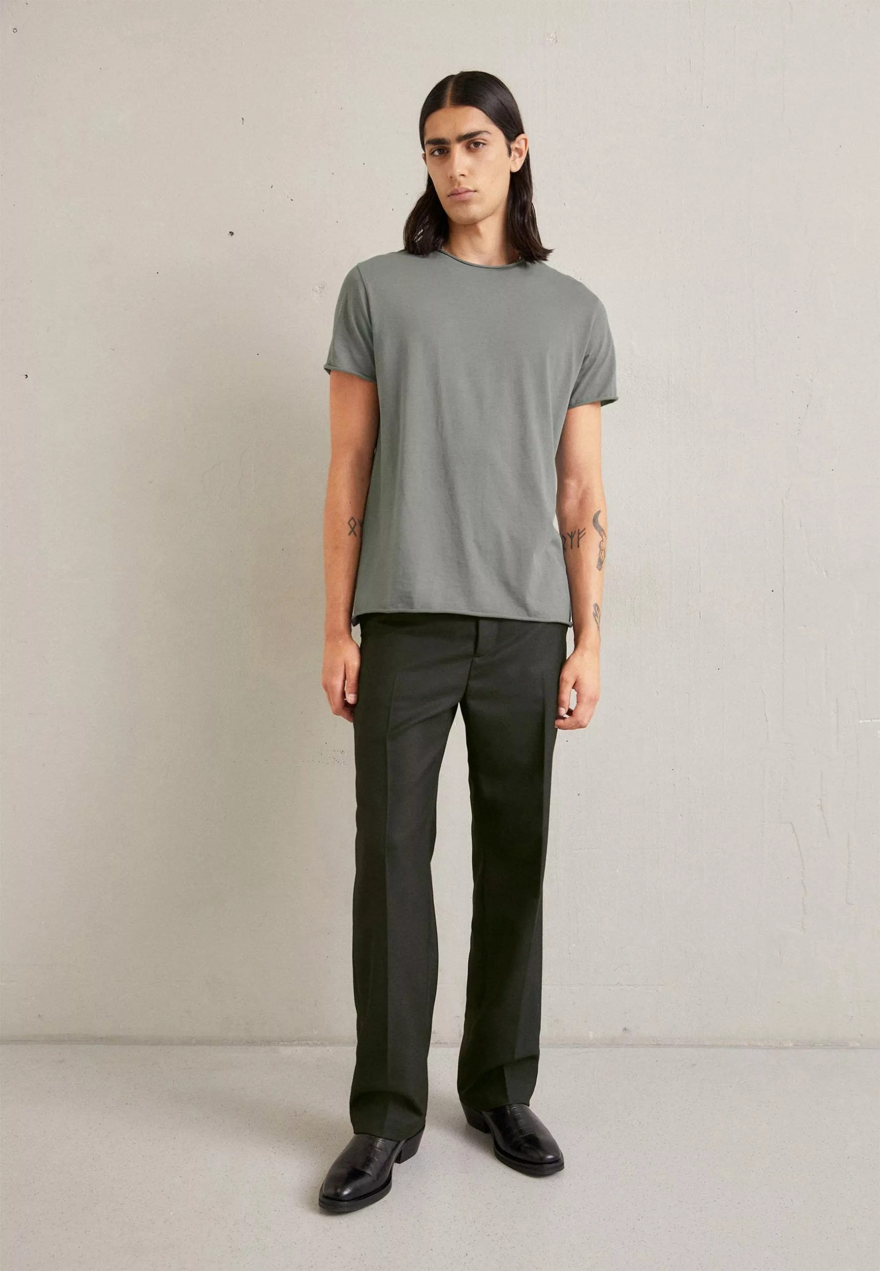 Filippa K Roll Neck - T-Shirts - Smoke Gree 4 Filippa K Roll Neck - T-Shirts - Smoke Gree - Bilde 2