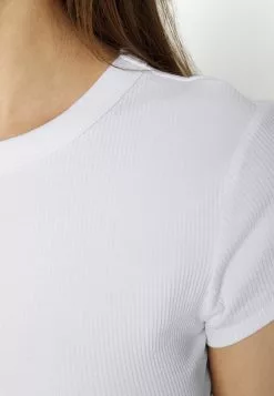 Filippa K Tee - T-Shirts - White -[Merkevare] Salg 91f5be1b9d194222ae5496657b9567c3