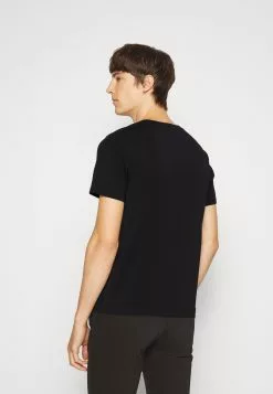 Filippa K V Neck Tee - T-Shirts - Black -[Merkevare] Salg 9b026eea42a149c989898eb7141bd428