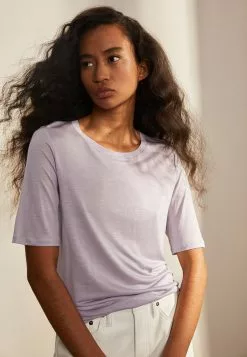 Filippa K Elena Tee - T-Shirts - Pastel Lilac -[Merkevare] Salg 9d2bdfe7a73f415f83d70d4dd29ea456