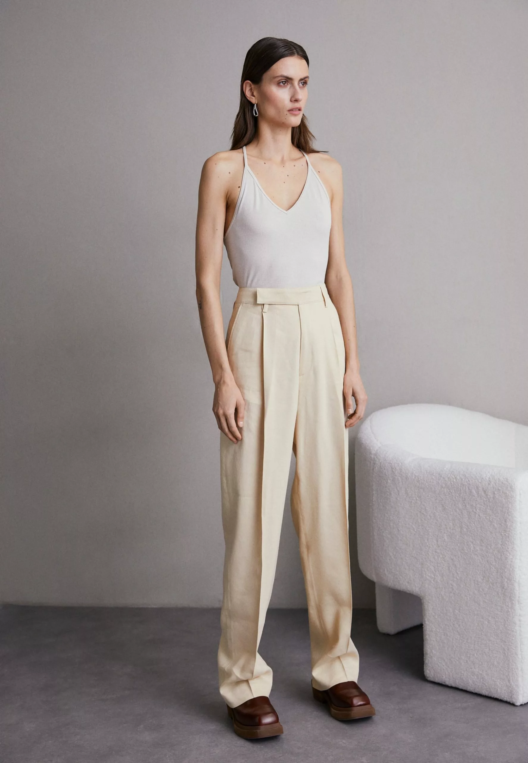 Filippa K Julie Trousers - Bukse - Dusty Beige 4 Filippa K Julie Trousers - Bukse - Dusty Beige - Bilde 2