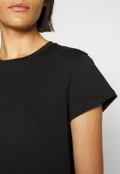 Filippa K Soft Tee - T-Shirts - Black -[Merkevare] Salg a62840531bf04eecaed1cdc476db1ba5