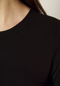 Filippa K Elbow Sleeve - T-Shirts - Black -[Merkevare] Salg aaf3962c5e204edc89f240bae71536cd