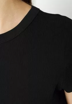 Filippa K Tee - T-Shirts - Black -[Merkevare] Salg ab5dbdf2aa88456992ea1cd9fc67c21d