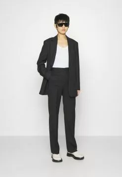 Filippa K Cara Trousers - Bukse - Black -[Merkevare] Salg ad1151efe59d433f9c02f74e0638247f