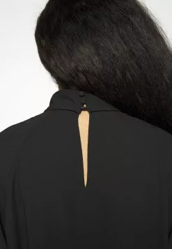 Filippa K Mock Neck Blouse - Bluse - Black -[Merkevare] Salg c33a5fcca1564f3ca8e7cb6a0cb14532