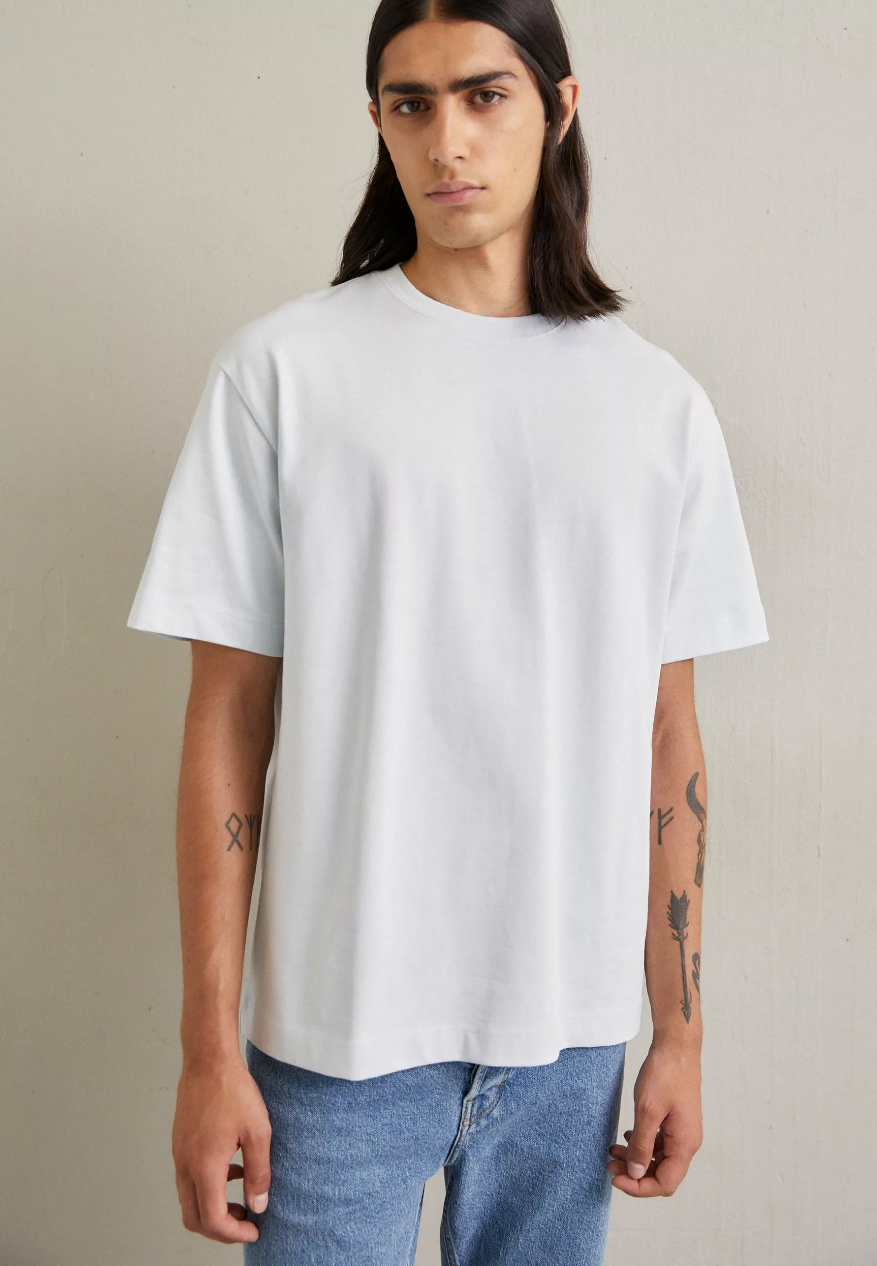 Filippa K Heavy Crewneck Tee - T-Shirts - Ice Blue 3 Filippa K Heavy Crewneck Tee - T-Shirts - Ice Blue