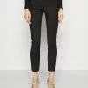 Filippa K Mila Slim Trouser - Bukse - Black -[Merkevare] Salg c875556d11d54db38a168aa1950bfa9f