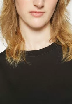 Filippa K Loose Fit Tee - T-Shirts - Black -[Merkevare] Salg ceef99dfcb6348da8cfc1f195aca791c