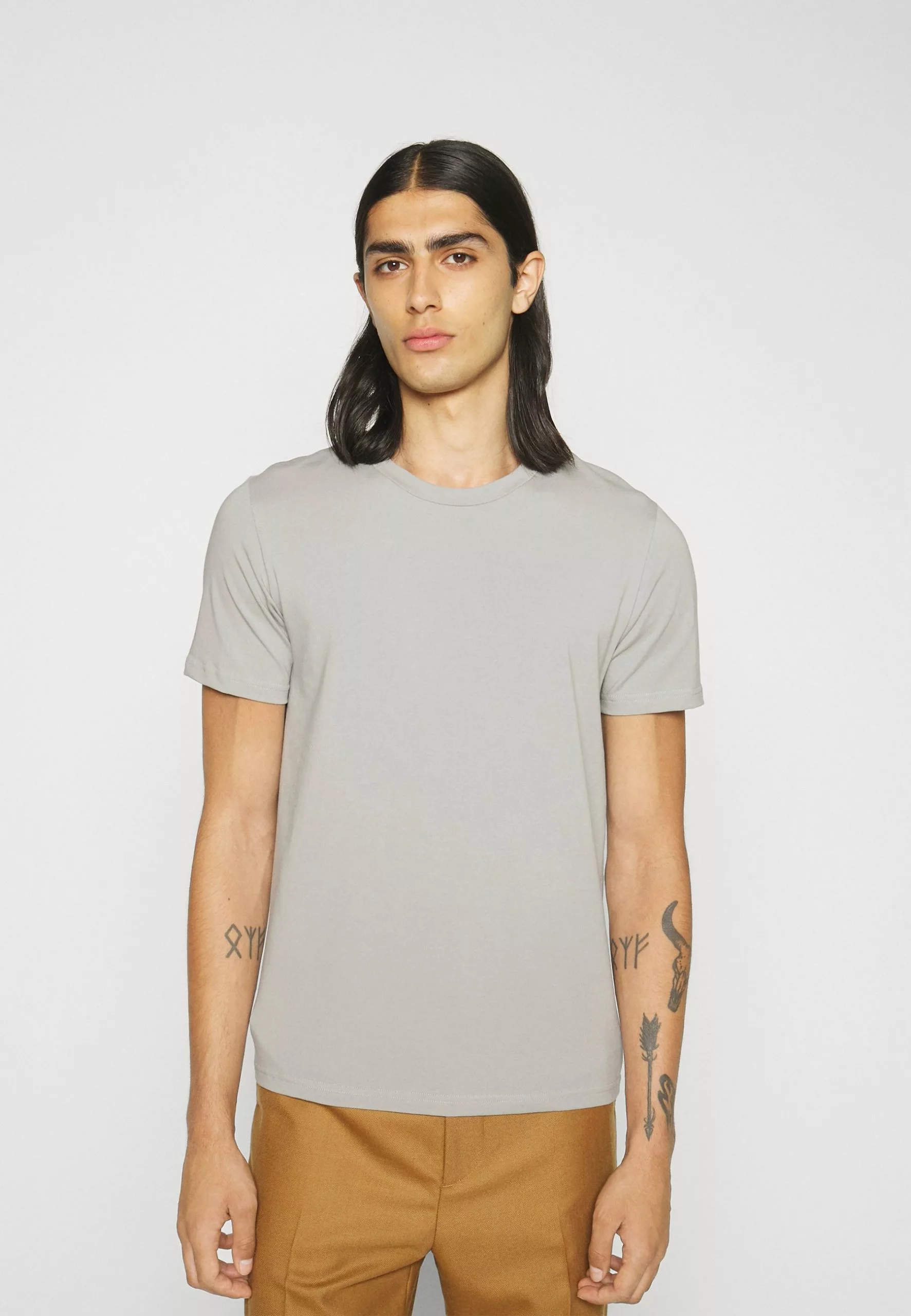 Filippa K Tee - T-Shirts - Feather Grey 5 Filippa K Tee - T-Shirts - Feather Grey - Bilde 3