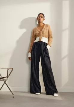 Front -[Merkevare] Salg d4ccfab9ddb34f82a0b922fedf842e41