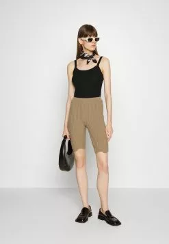 Front -[Merkevare] Salg efc0e621254f45e69fbd1664bb323c4b