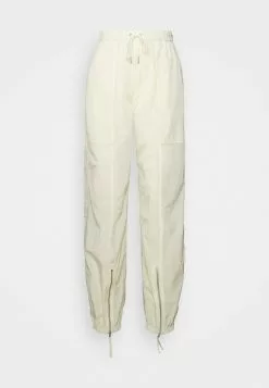 Filippa K Light Functional Trousers - Bukse - White Chalk -[Merkevare] Salg f400bf5bd042489b91c4de13164eeb31
